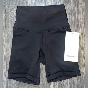 Lululemon Wunder Train biker shorts